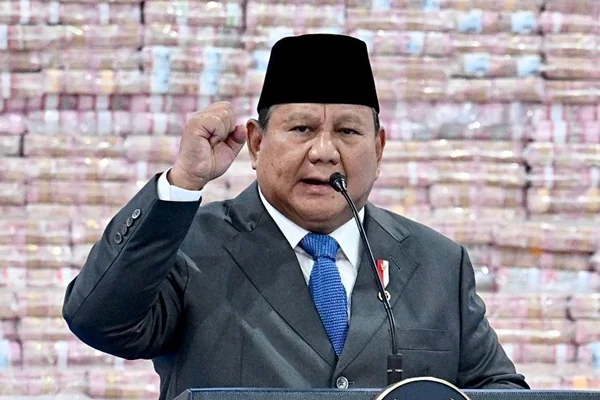 Presiden Prabowo dalam sambutannya pada acara penyerahan denda administratif dan penyelamatan keuangan negara, serta penguasaan kembali kawasan hutan (Dok : Ist).
