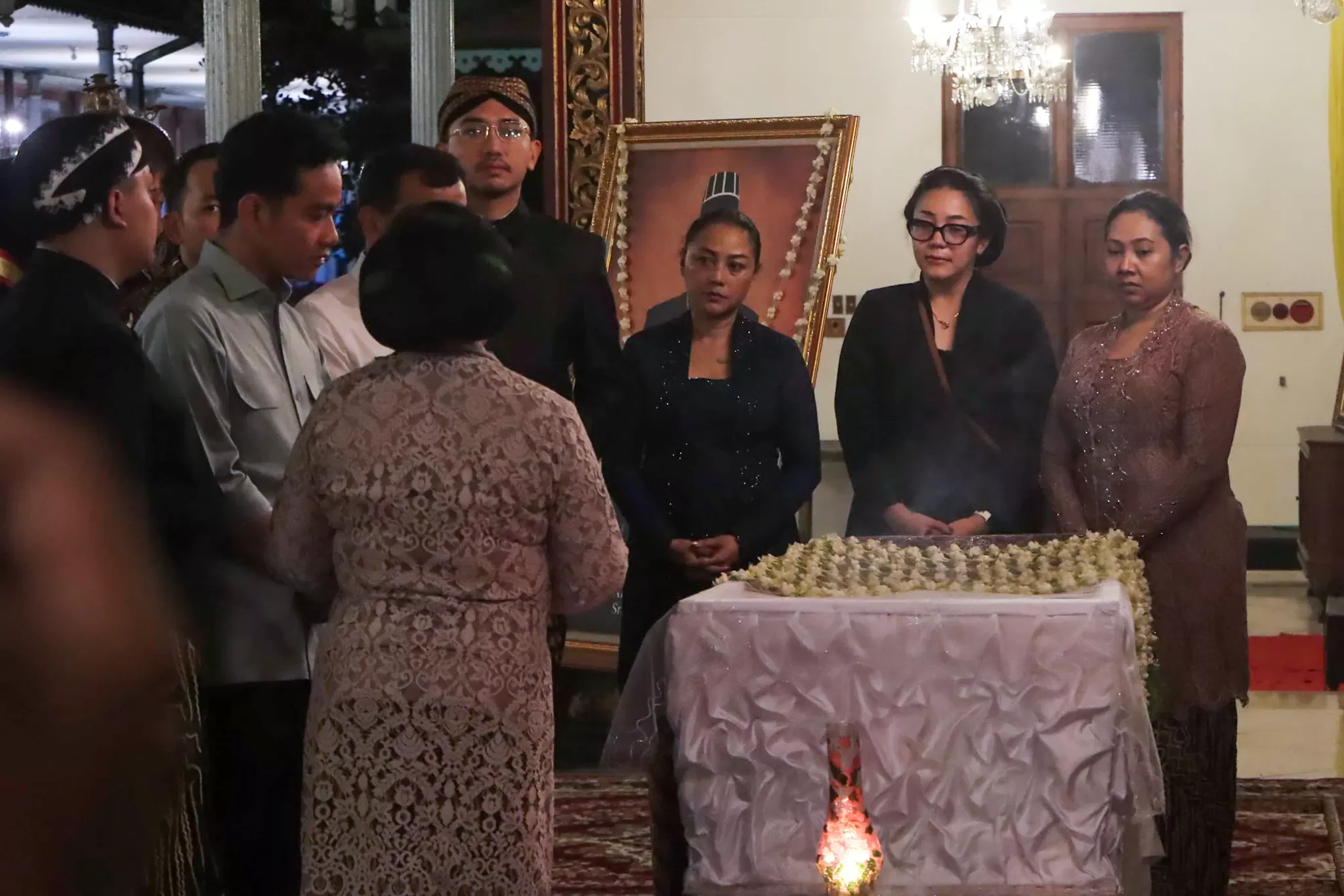 Wapres Gibran Melayat ke Keraton Solo