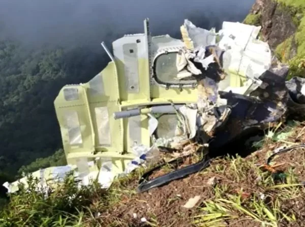 Puing pesawat ATR ditemukan di lereng Gunung Bulusaraung (Dok : Int).