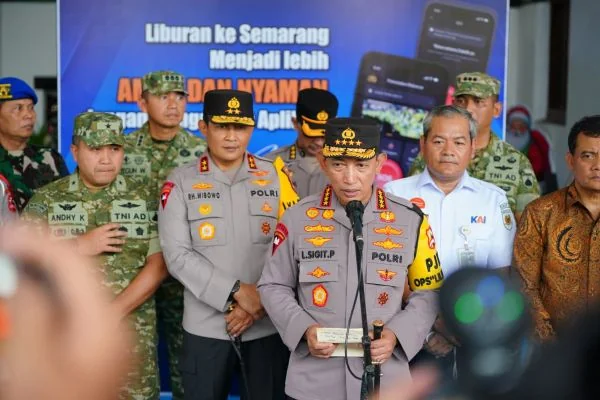 Kapolri Jenderal Polisi Listyo Sigit Prabowo memberikan penekanan khusus terhadap kewaspadaan cuaca ekstrem dan kesiapsiagaan penanganan bencana jelang Nataru (Dok : Ist).