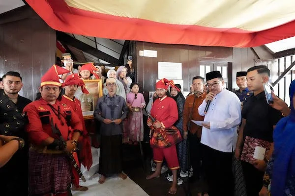 Sekprov Sulsel, Jufri Rahman Saat Menghadiri Pelepasan Jenazah Raja Gowa XXXVIII. DOC: (IST)
