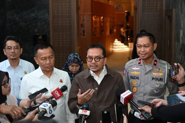 Wakil Ketua Komisi V DPR RI Syaiful Huda saat memberikan keteragan pers (Dok : Ist).