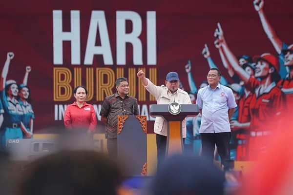 Presiden Prabowo dalam sambutannya pada peringatan Hari Buruh Internasional yang digelar di kawasan Lapangan Silang Monumen Nasional (Dok : Ist).