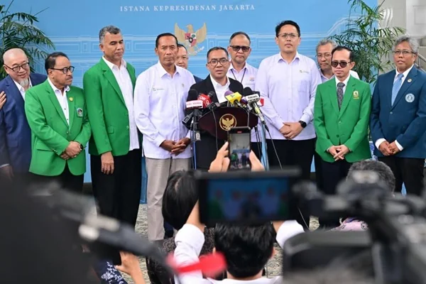 Menteri Pendidikan Tinggi, Sains, dan Teknologi Brian Yuliarto usai pertemuan antara Prabowo dengan 1.200 guru besar hingga akademisi di Istana Negara, Kota Jakarta Pusat (Dok : Ist).