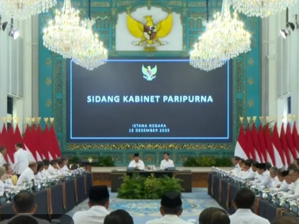 Presiden Prabowo saat memberikan arahan dalam rapat kabinet (Dok : Int).