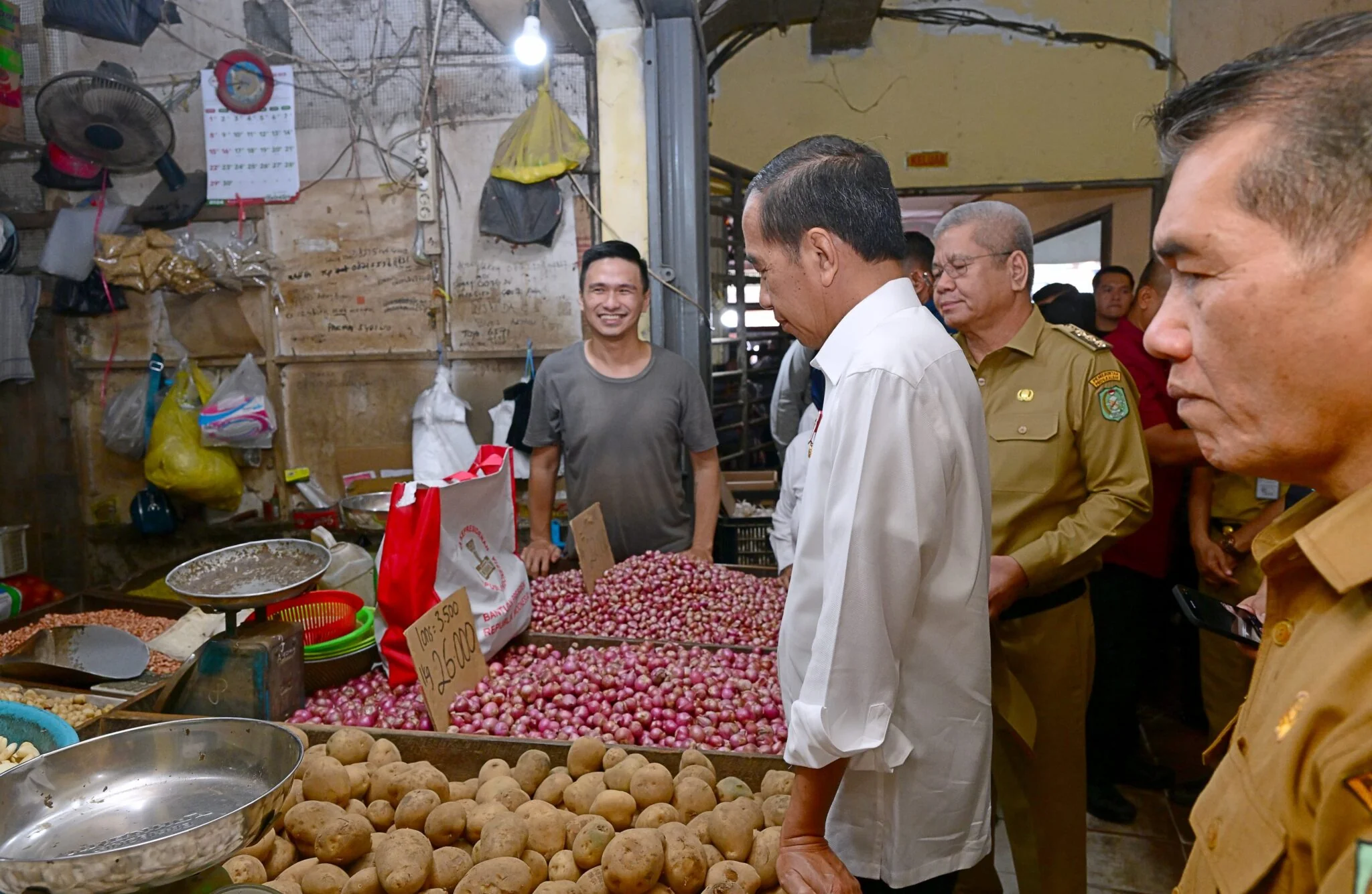 Presiden Joko Widodo (Jokowi) mengunjungi Pasar Mawar, Kota Pontianak./Ist