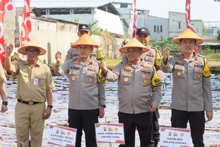 Foto: Polsek Kelapa Gading Luncurkan Gerakan Pangan Merah Putih (Dok Polsek Kelapa Gading)