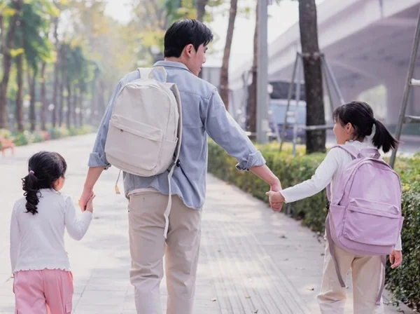 Mendukbangga Terbitkan SE Gerakan Ayah Ambil Rapor Anak (Dok : Int).