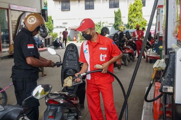 Ilustrasi pengisian BBM di salah satu SPBU milik Pertamina (Dok : Int).