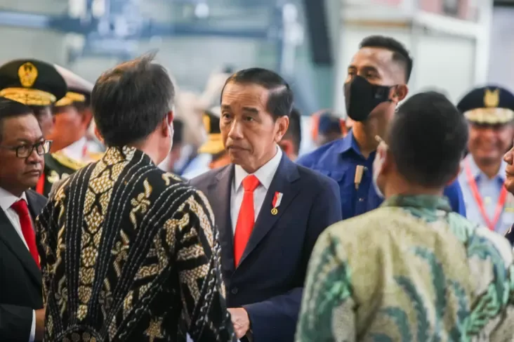 Presiden Joko Widodo (Jokowi) mengungkapkan bahwa Pramono Anung telah menyatakan mengundurkan diri dari jabatannya sebagai Sekretaris Kabinet (Seskab). Namun, Jokowi mengaku belum menandatangani surat pengunduran diri tersebut. Foto/Dok MPI.