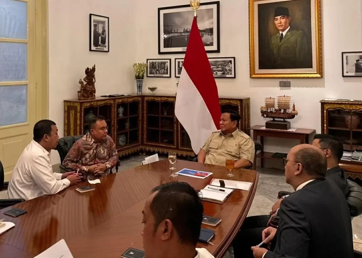 Presiden Prabowo Subianto Pimpin Pertemuan Strategis dengan Pejabat Negara di Istana Merdeka Di Istana Merdeka, Prabowo Bahas Isu Penting Bersama Sejumlah Pejabat Negara