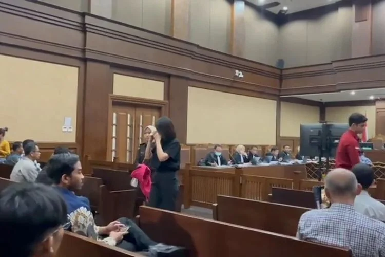 Crazy rich sekaligus terdakwa kasus dugaan korupsi dalam tata niaga komoditas timah di PT Timah Tbk, Helena Lim mengaku mengalami keram di leher sehingga tidak bisa mengikuti persidangan./Ist