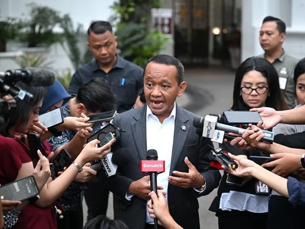 Menteri Energi dan Sumber Daya Mineral (ESDM) Bahlil Lahadalia saat memberikan keterangan pers (Dok : Kementerian ESDM).