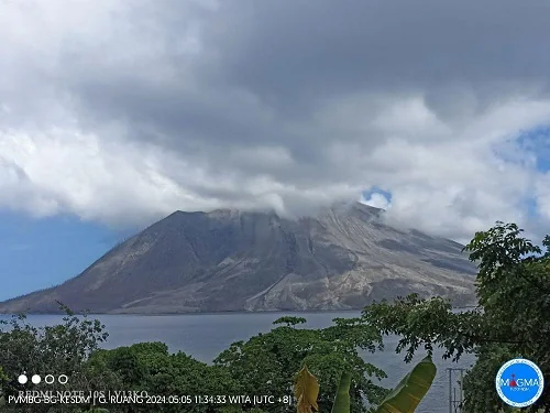 Kondisi Terkini Gunung Ruang, Minggu, (05/05) (Foto: Dok. PVMBG).