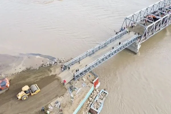 Jembatan bailey yang dibangun pemerintah di lokasi bencana di Sumatra (Dok : Ist).