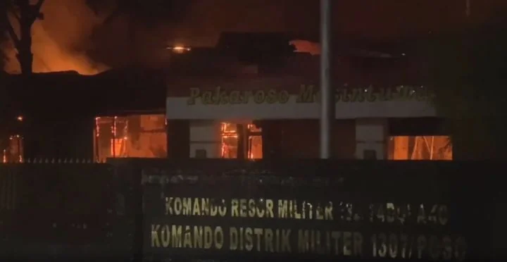 Kebakaran di Markas Komando Distrik Militer (Kodim) 1307/Poso, Sulawesi Tengah
