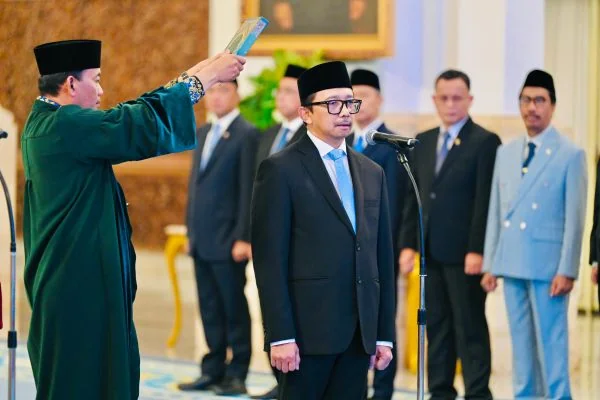 Presiden Prabowo Subianto secara resmi melantik Juda Agung sebagai Wakil Menteri Keuangan Kabinet Merah Putih sisa masa jabatan periode 2024-2029 (Dok : Ist).