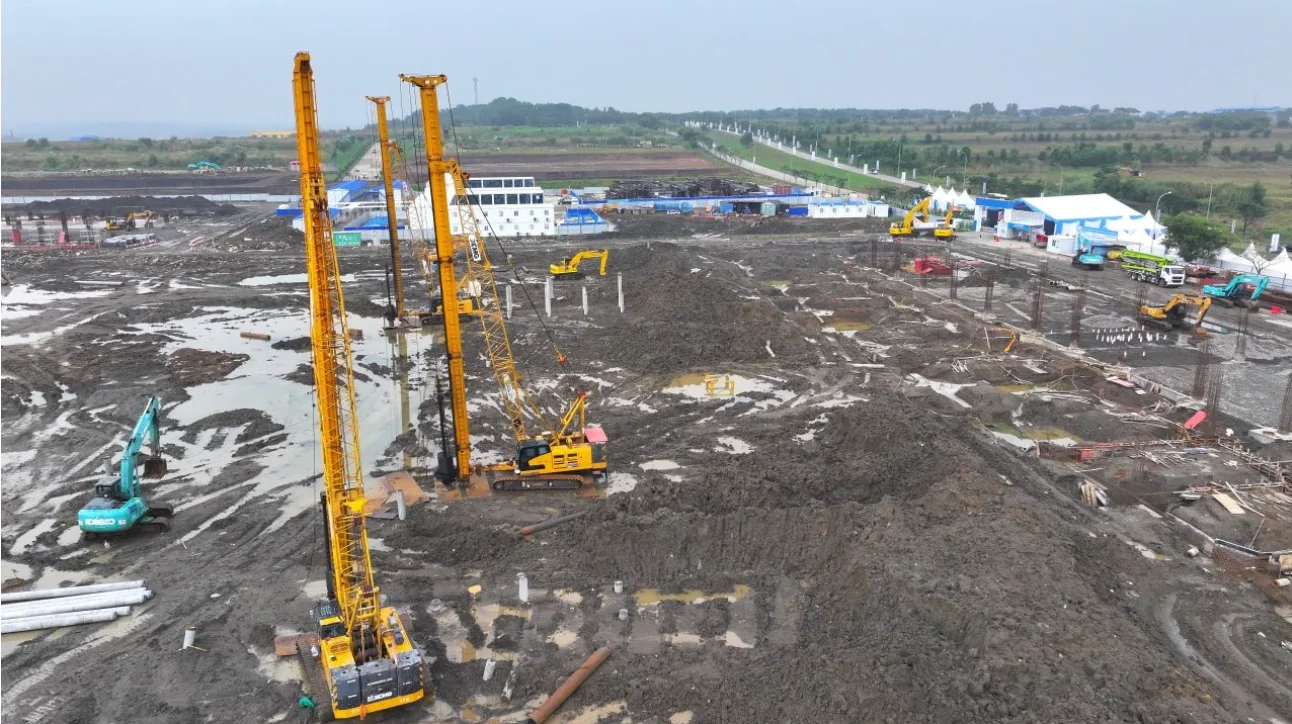 Presiden Prabowo Subianto meresmikan groundbreaking ekosistem industri baterai kendaraan listrik terintegrasi konsorsium ANTAM-IBC-CBL di Artha Industrial Hills (AIH), Kabupaten Karawang, Provinsi Jawa Barat