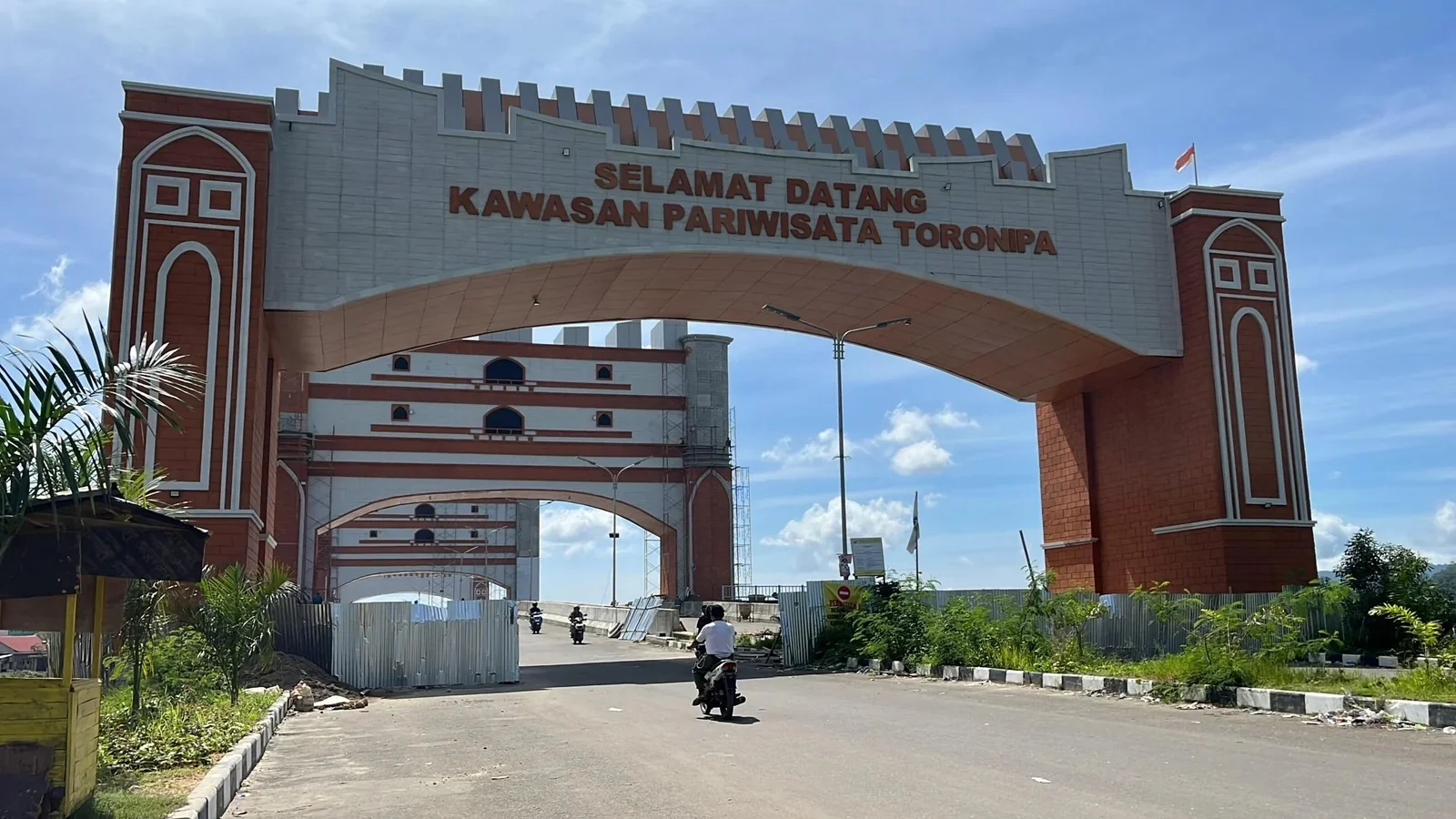 Gerbang Wisata Toronipa Kendari./Ist