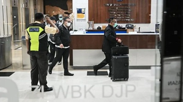 KPK geledah kantor pajak (Dok : Int).