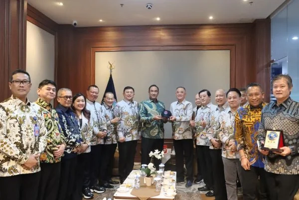 Paguyuban Sosial Marga Tionghoa Indonesia (PSMTI) melakukan audiensi dengan Kepala Badan Narkotika Nasional Republik Indonesia (BNN RI), Komjen Pol. Suyudi Ario Seto di Kantor BNN RI, Cawang, Jakarta Timur (Dok : Ist).