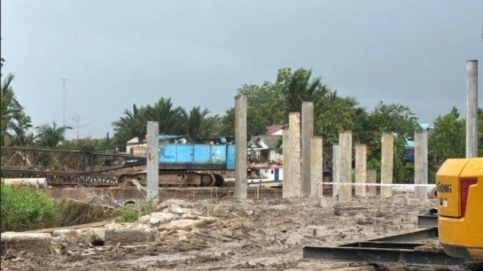 Inilah Penampakan Terkini Jembatan CUSA, Saat Ini Pemasangan Tiang Pancang Dilakukan. DOC: (TRIBUN)