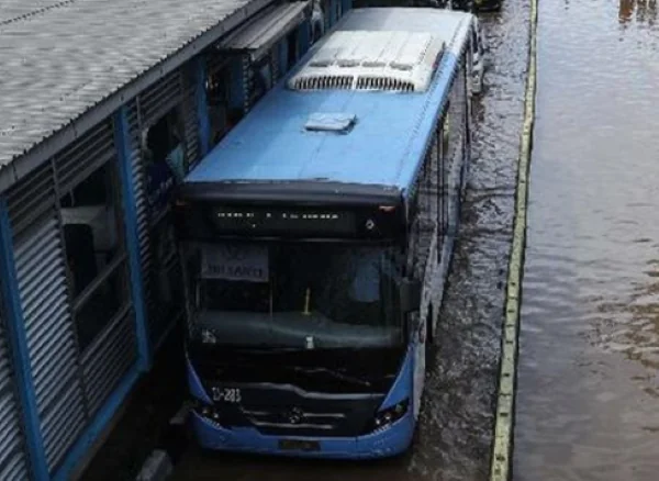 Transjakarta (Dok : Int).