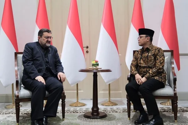 Menteri Luar Negeri Sugiono bersama Duta Besar Iran untuk Indonesia, Mohammad Boroujerdi (Dok :; Ist).