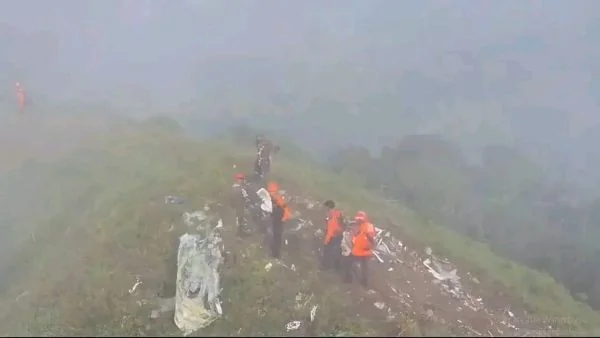 Terkendala cuaca, Tim SAR gabungan bertahan di puncak Bukit Bulusaraung (Dok : Ist).