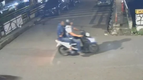 Tangkap layar CCTV diduga pelaku penyiraman air keras aktivis KontraS (Dok : Int).