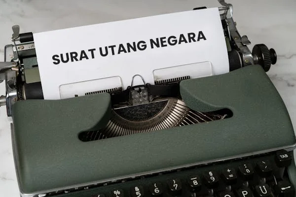 Ilustrasi - surat Utang Negara