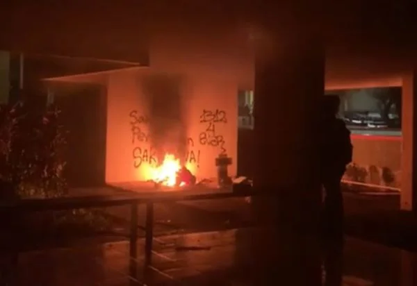 Bangunan Unhas yang dibakar OTK (Dok: IST)
