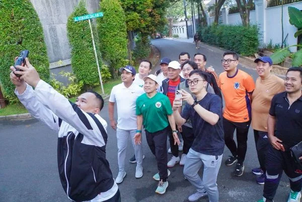 Anggota DPRD DKI Jakarta dari Fraksi PKB berjalan bersama Ketua Umum DPP PKB, Abdul Muhaimin Iskandar (Dok : Ist).
